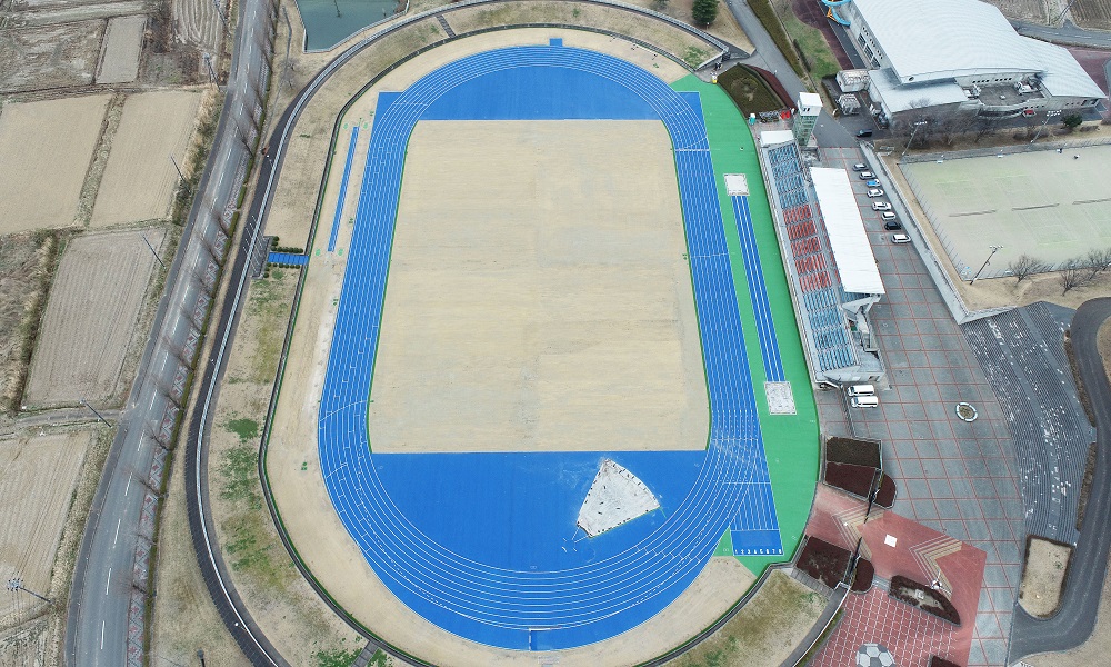 陸上トラック・助走路改修工事